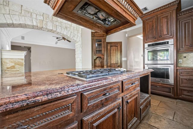 5771 Belarbor Street, Houston, TX 77033