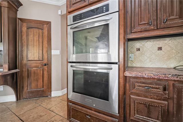 5771 Belarbor Street, Houston, TX 77033