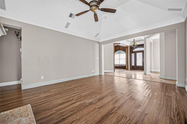 5771 Belarbor Street, Houston, TX 77033