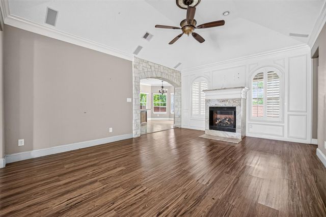 5771 Belarbor Street, Houston, TX 77033