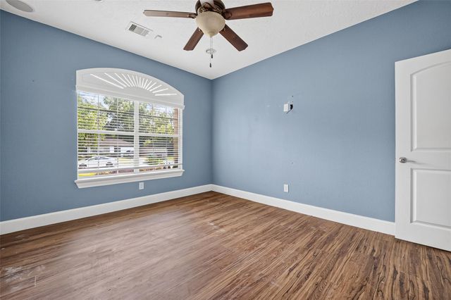 5771 Belarbor Street, Houston, TX 77033