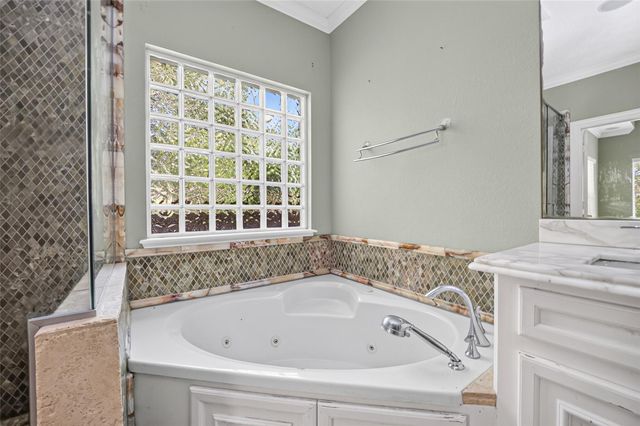 5771 Belarbor Street, Houston, TX 77033