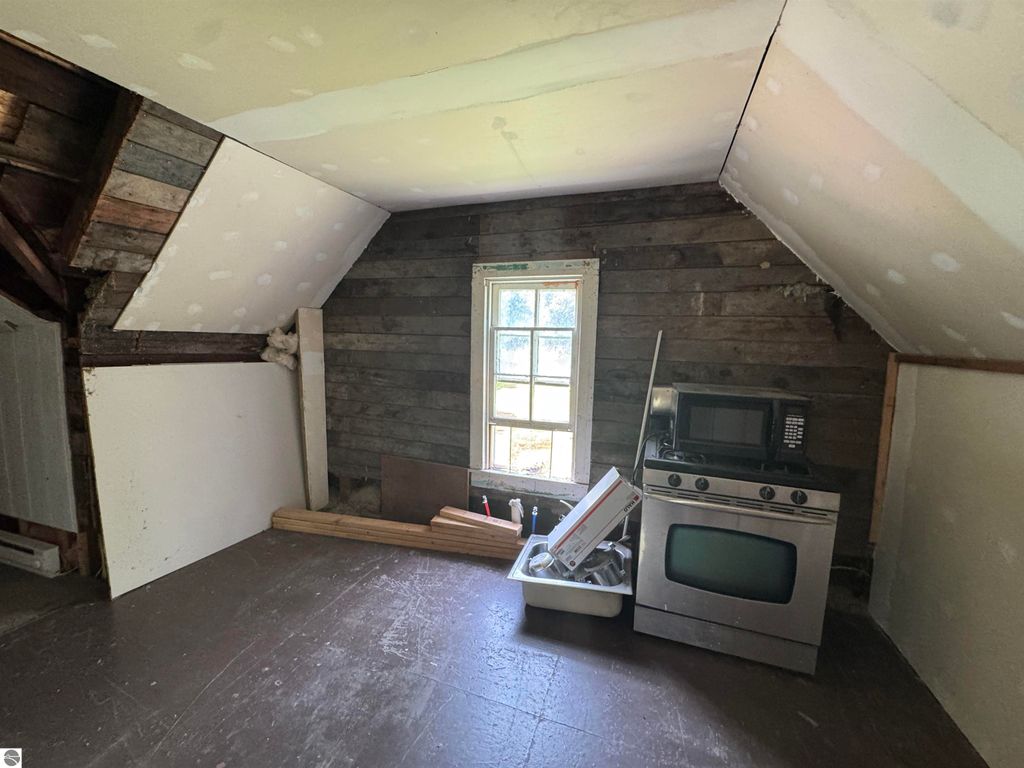 Image 22 of property listing at 213 N Pine Street, Lake City, MI 49651