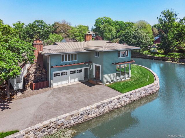 8 Wildwood Circle, Larchmont, NY 10538