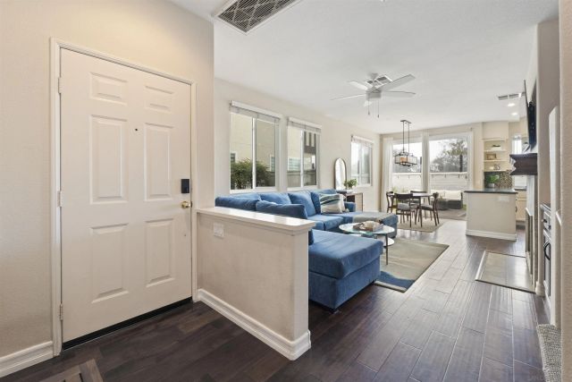 394 Carmel Creeper Pl, Encinitas, CA 92024