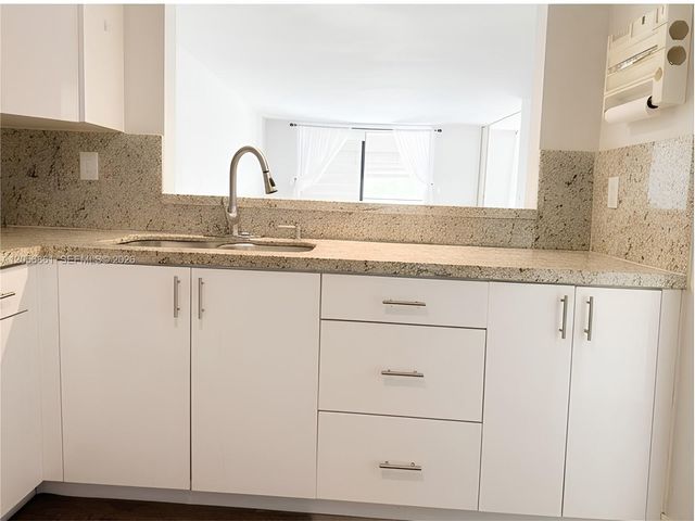 1000 Colony Point Circle 308, Pembroke Pines, FL 33026