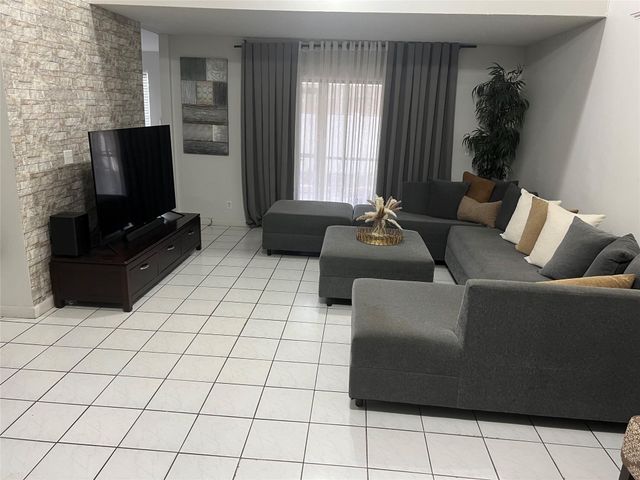 11530-32 NW 43rd St, Coral Springs, FL 33065