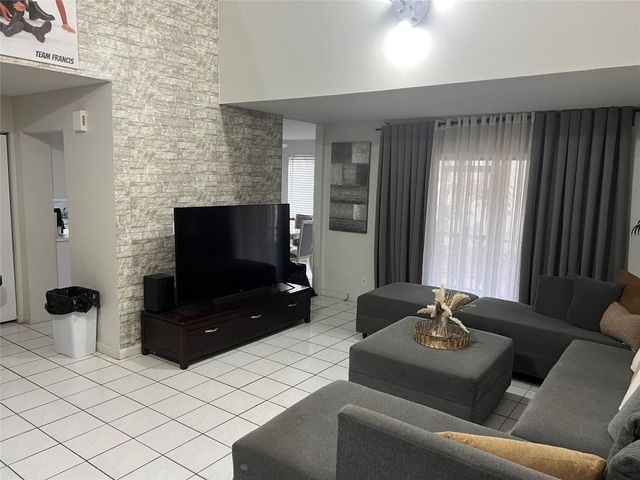 11530-32 NW 43rd St, Coral Springs, FL 33065