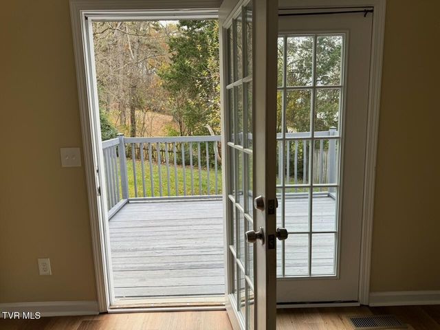 112 Boardwalk, Bristol, TN 37620
