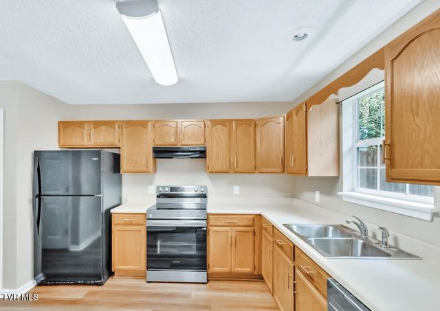 112 Boardwalk, Bristol, TN 37620