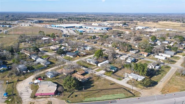 806 North Oneal Street, Caldwell, TX 77836