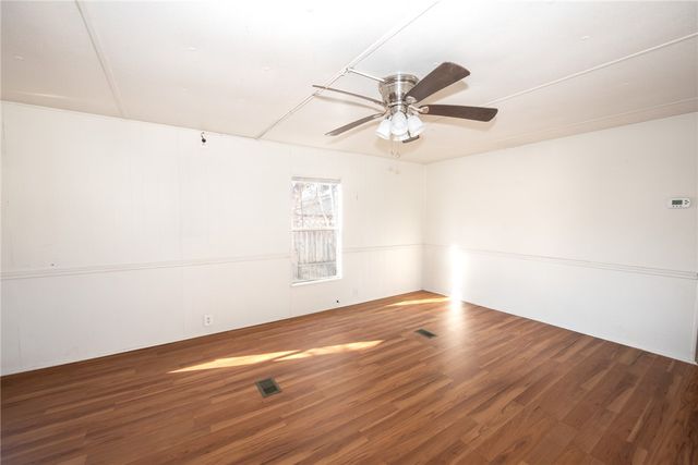 806 North Oneal Street, Caldwell, TX 77836