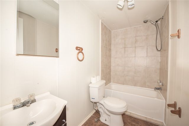 806 North Oneal Street, Caldwell, TX 77836