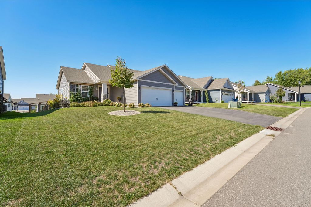 18071 Heirloom Court, Lakeville, MN 55044 — photo 4