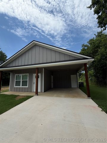 105 Russell, Caddo, OK 74729
