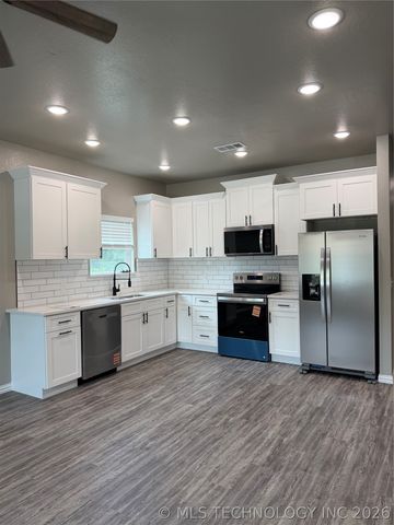 105 Russell, Caddo, OK 74729