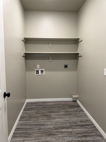 105 Russell, Caddo, OK 74729