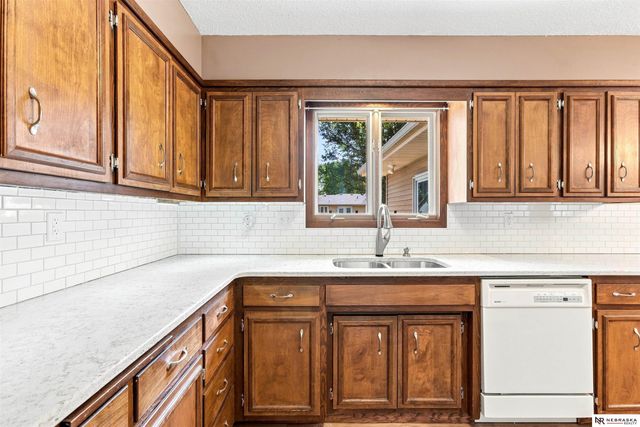 2610 Seaton Avenue, Fremont, NE 68025