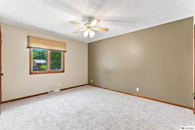 2610 Seaton Avenue, Fremont, NE 68025