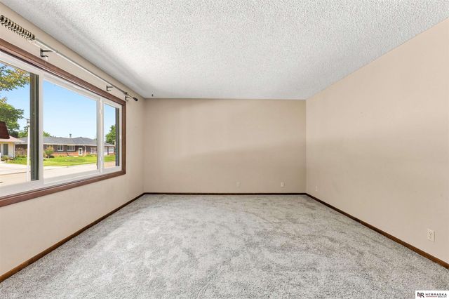 2610 Seaton Avenue, Fremont, NE 68025