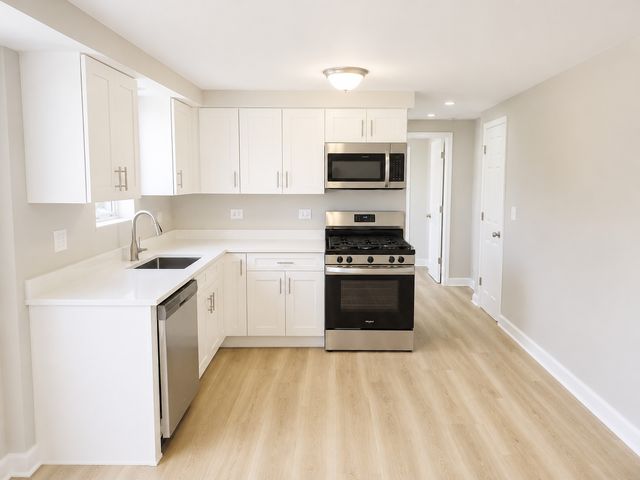 2440 River Road 1E, River Grove, IL 60171