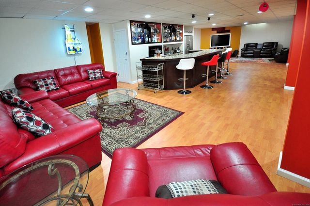 3 Maplecrest Lane, Hamden, CT 06514