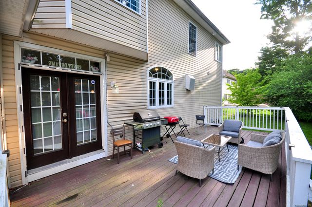 3 Maplecrest Lane, Hamden, CT 06514