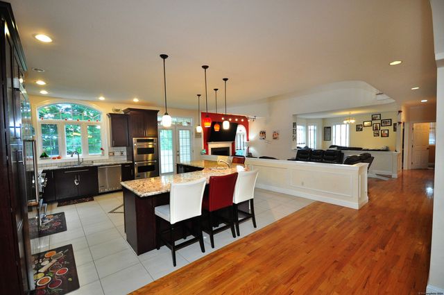 3 Maplecrest Lane, Hamden, CT 06514