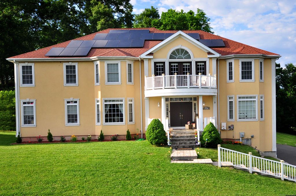 3 Maplecrest Lane, Hamden, CT 06514