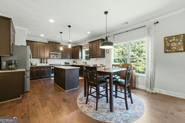 905 Maple Creek Court, Loganville, GA 30052