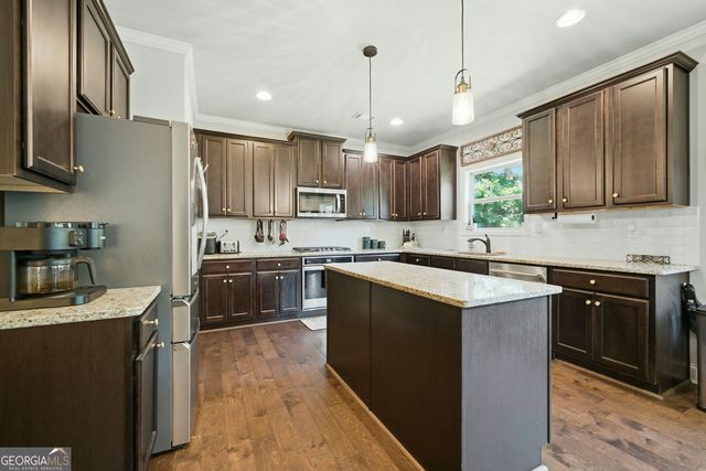 905 Maple Creek Court, Loganville, GA 30052