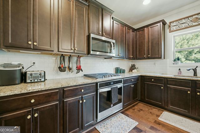 905 Maple Creek Court, Loganville, GA 30052
