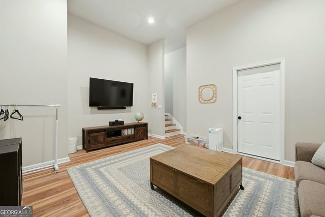 905 Maple Creek Court, Loganville, GA 30052