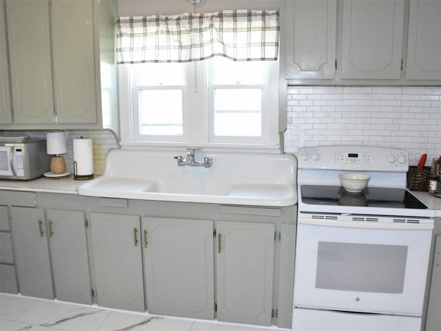 336 THOMAS Street, Cambridge Springs, PA 16403