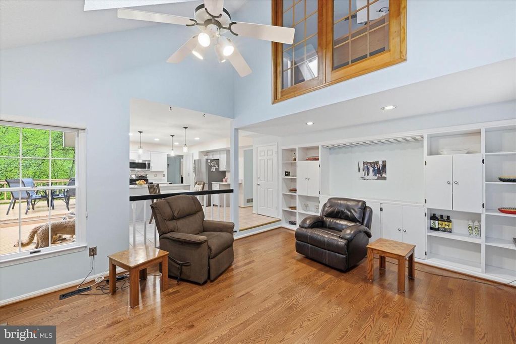 Image 17 of property listing at 8522 AUTUMN RUST RD, Ellicott City, MD 21043