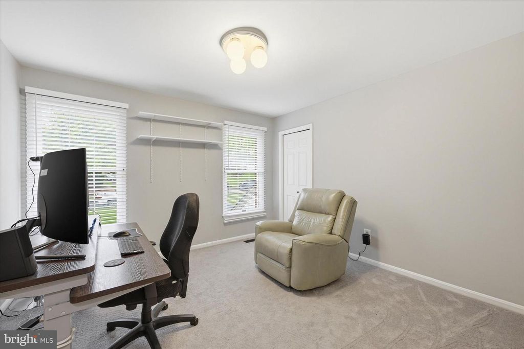 Image 25 of property listing at 8522 AUTUMN RUST RD, Ellicott City, MD 21043