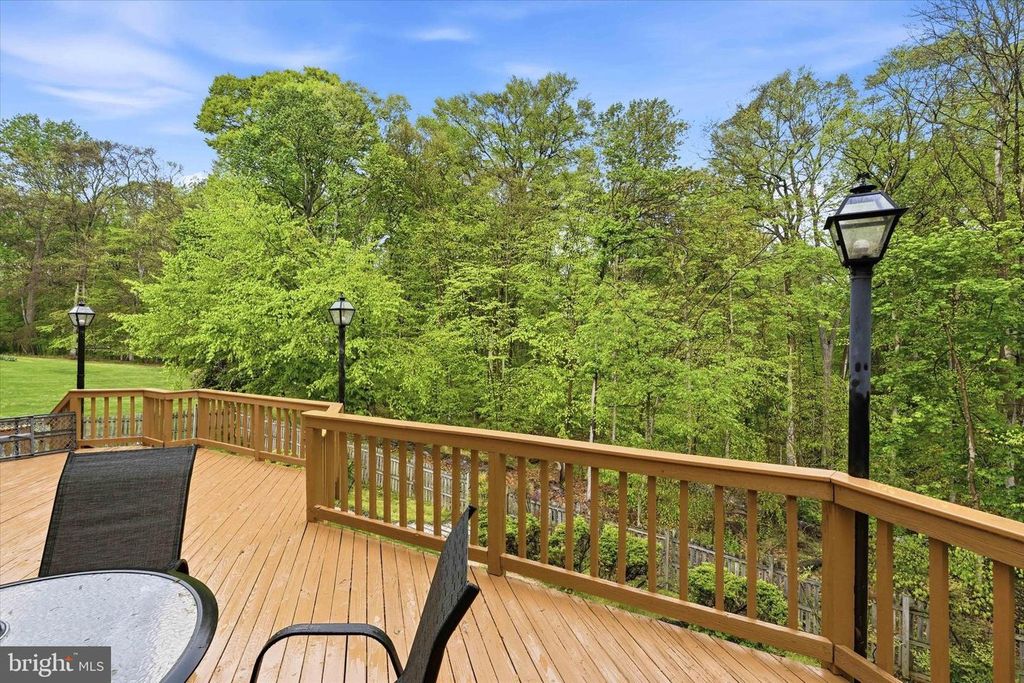 Image 33 of property listing at 8522 AUTUMN RUST RD, Ellicott City, MD 21043