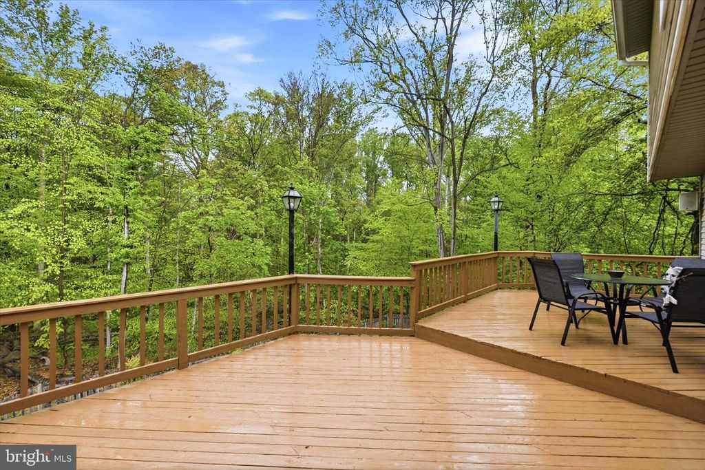 Image 34 of property listing at 8522 AUTUMN RUST RD, Ellicott City, MD 21043