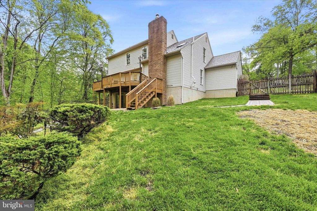 Image 37 of property listing at 8522 AUTUMN RUST RD, Ellicott City, MD 21043