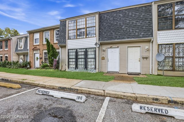 186 Coventry Drive, Lakewood, NJ 08701