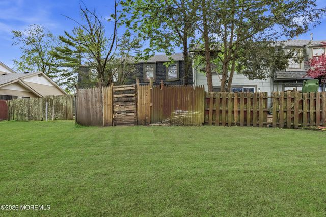 186 Coventry Drive, Lakewood, NJ 08701
