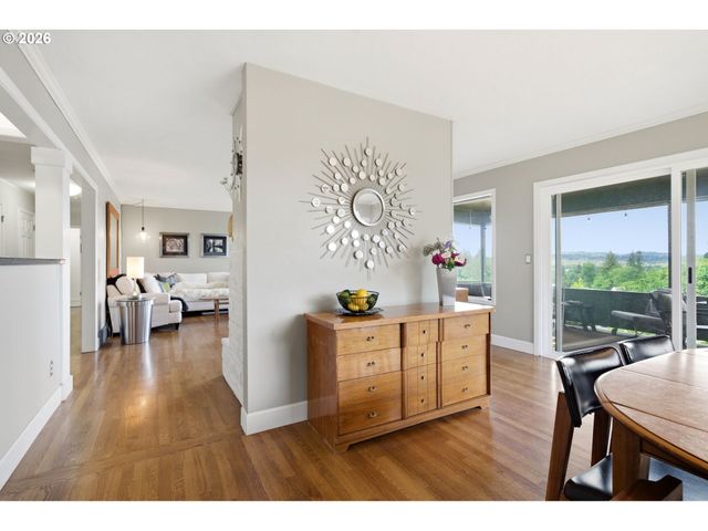 5615 FIRST Ct, West Linn, OR 97068