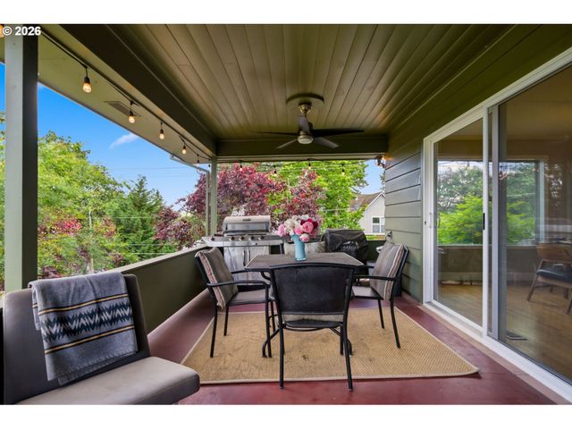 5615 FIRST Ct, West Linn, OR 97068