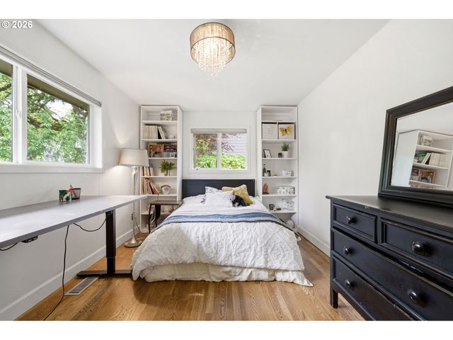 5615 FIRST Ct, West Linn, OR 97068