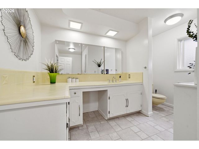 5615 FIRST Ct, West Linn, OR 97068