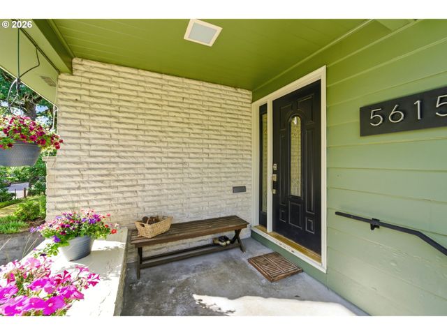 5615 FIRST Ct, West Linn, OR 97068