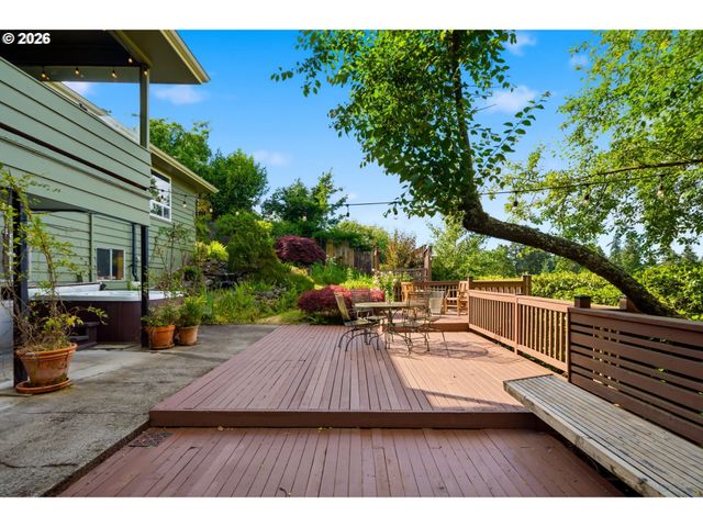 5615 FIRST Ct, West Linn, OR 97068