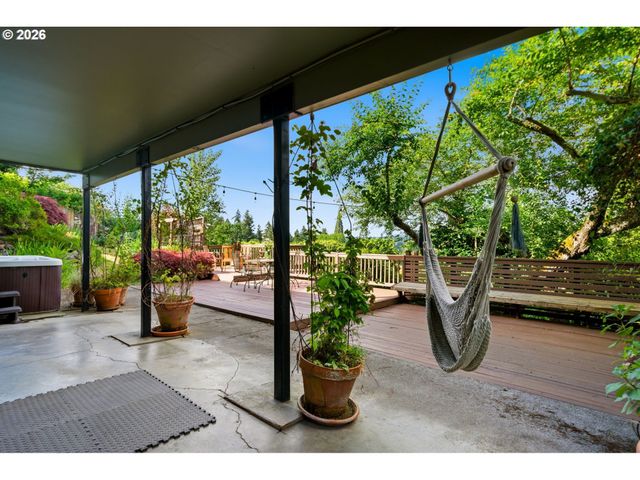 5615 FIRST Ct, West Linn, OR 97068