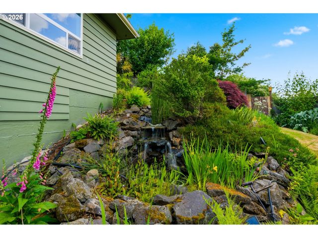 5615 FIRST Ct, West Linn, OR 97068