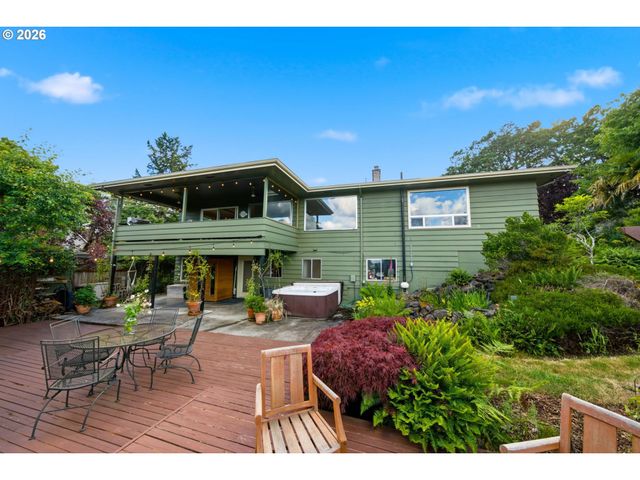 5615 FIRST Ct, West Linn, OR 97068